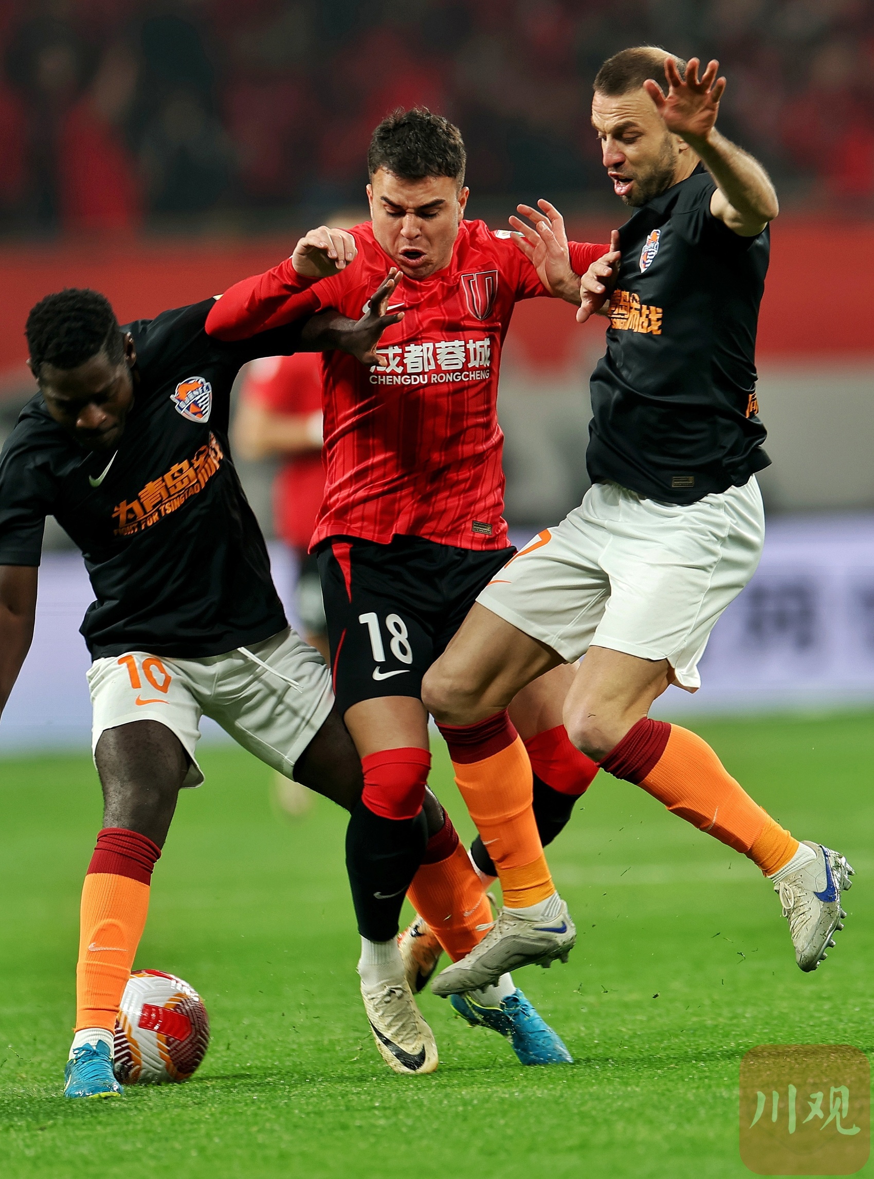 G2险胜KT，Viper打出惊人五杀激烈交锋成都决赛之夜，让粉丝疯狂欢呼