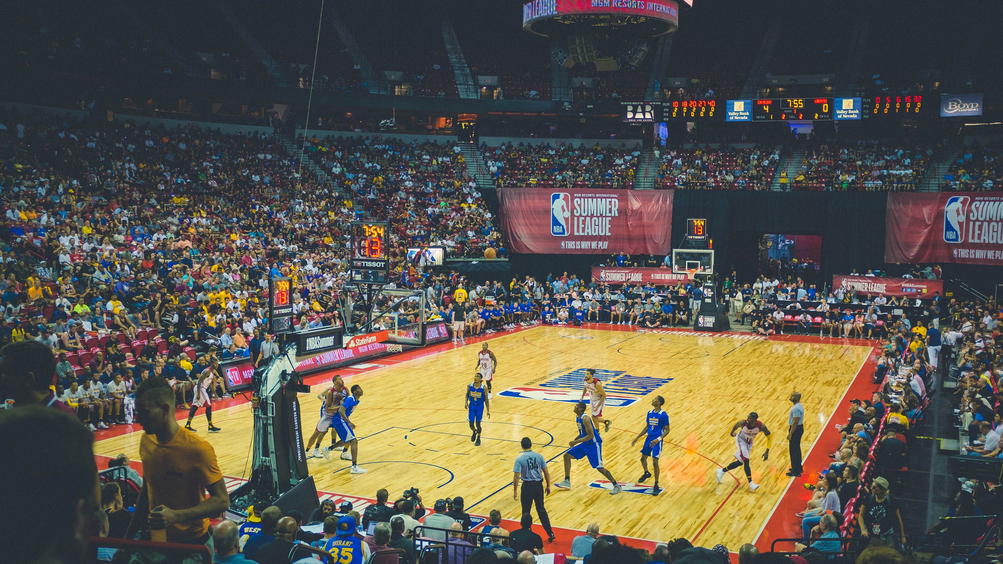 孙兴慜完美发挥，荷兰生死战力克南非